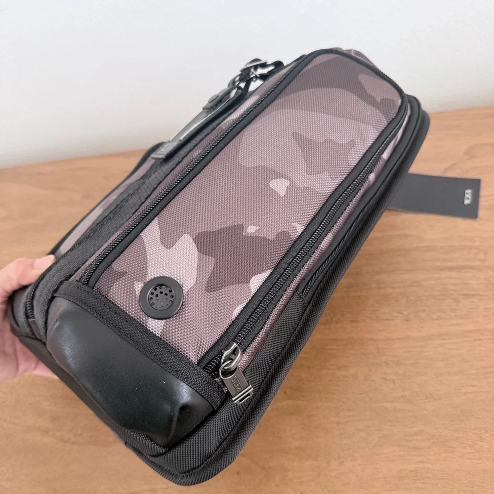 Tumi alpha bravo